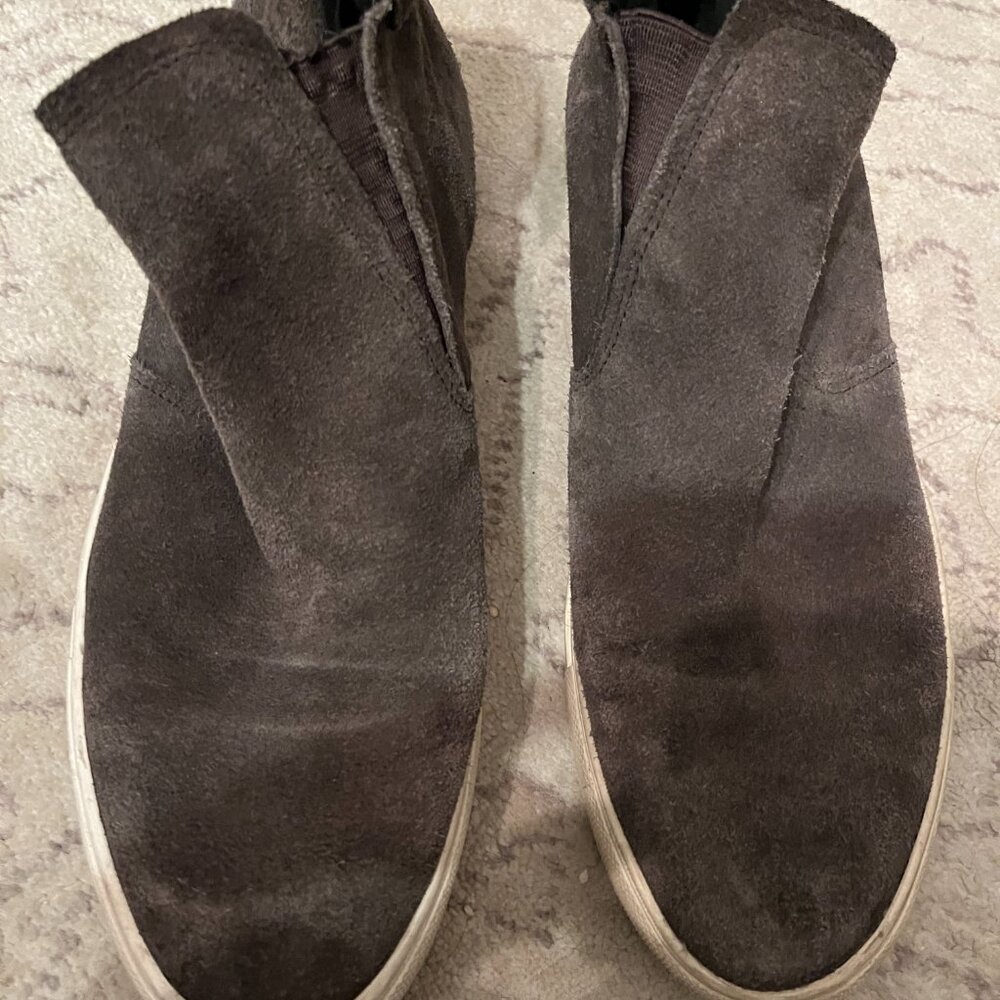 Kenneth Cole short suede boots in size 8 1/2 medium (Previously Worn)